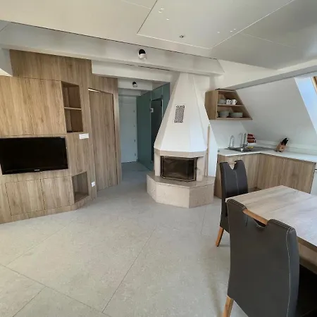 Apartman Gloria - *